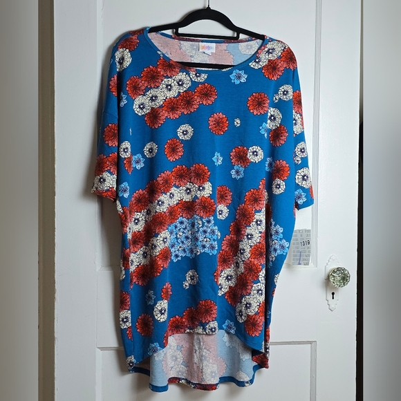 NWT Lularoe Irma Top Size Large - Picture 1 of 7